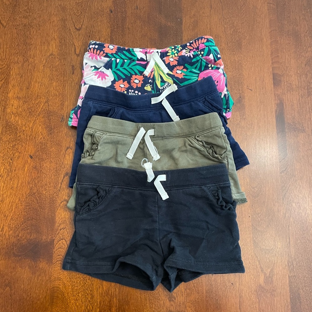 Bundle of 4 shorts! Used but in great condition